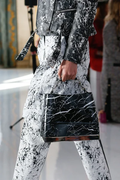 Look 43